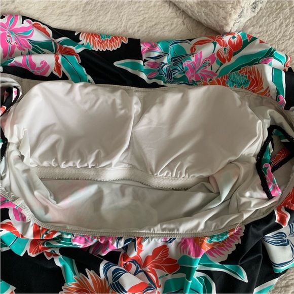 NWT Trina Turk off shoulder one piece - Picture 6 of 7